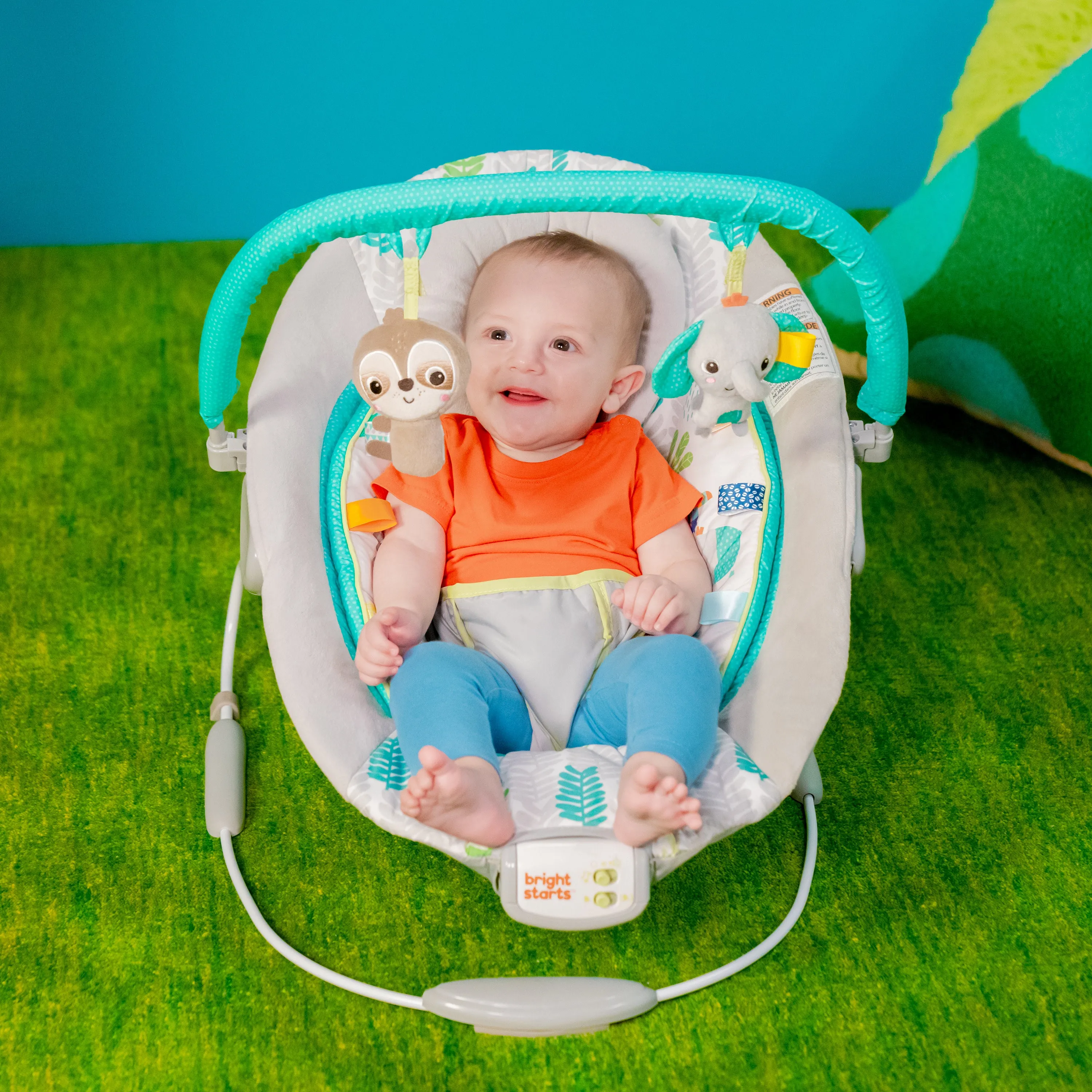 Bright Starts Jungle Vines Comfy Baby Bouncer with Vibrating Infant Seat & Taggies