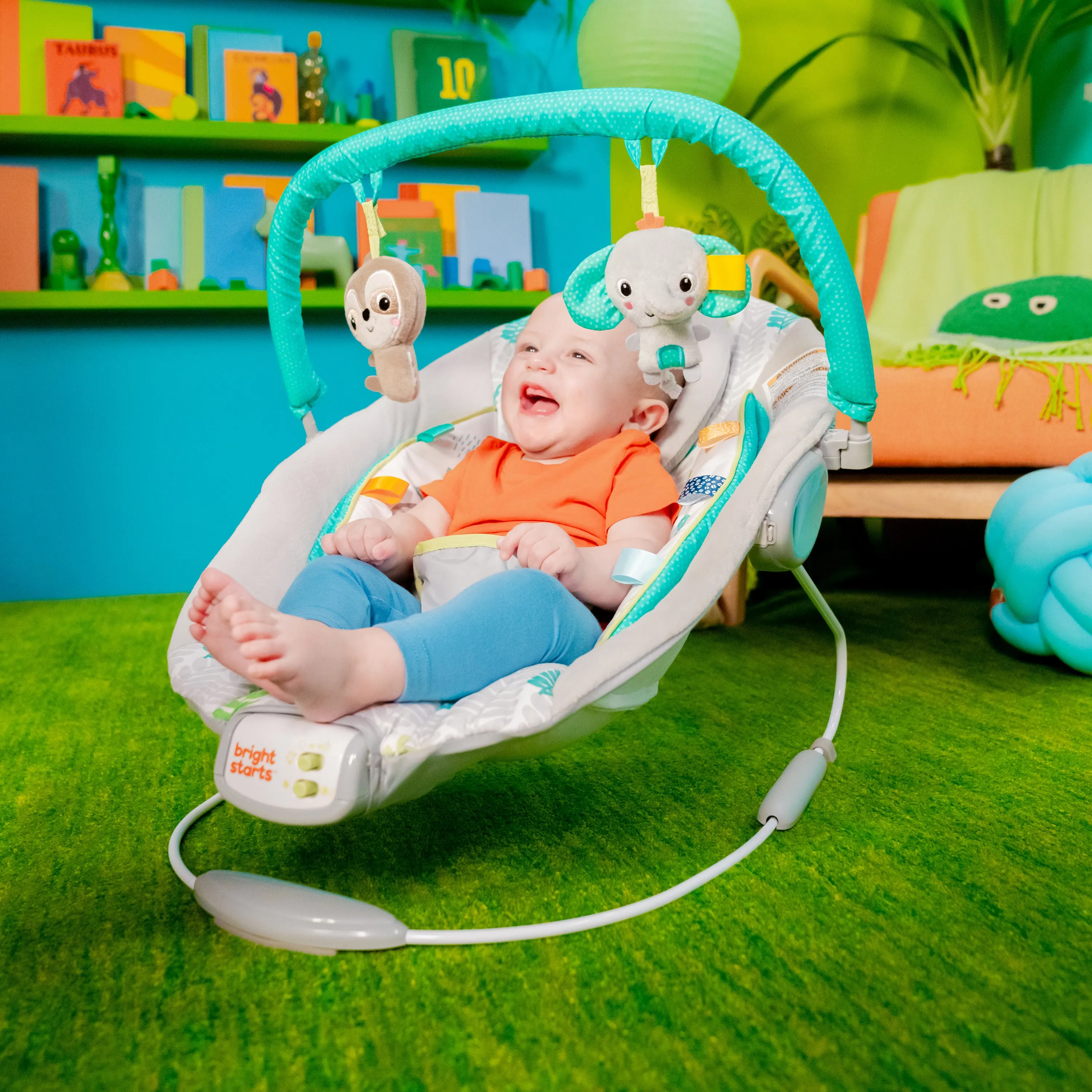 Bright Starts Jungle Vines Comfy Baby Bouncer with Vibrating Infant Seat & Taggies