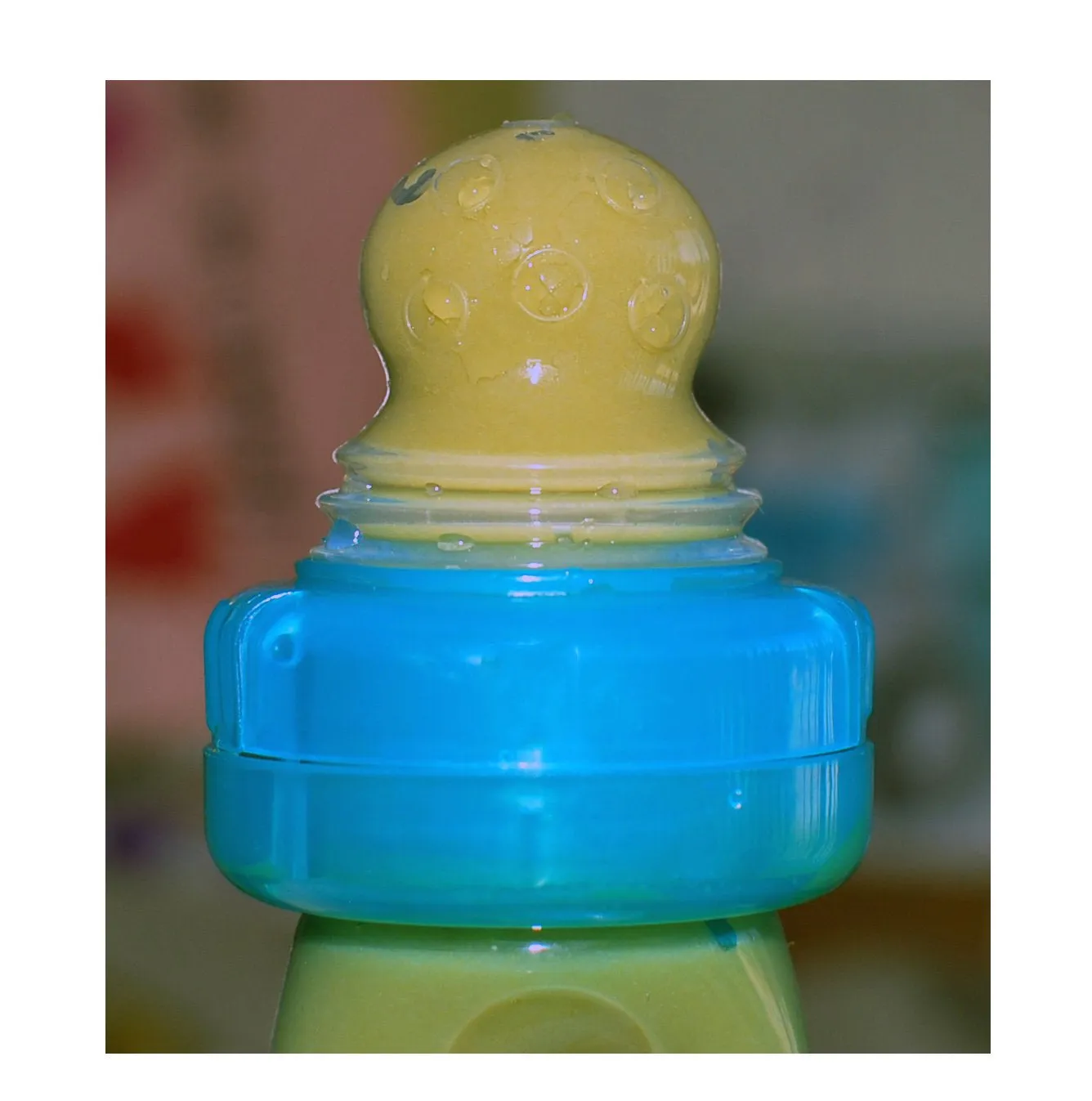 EZ Squee-Z Silicone Self Feeding Baby Food Dispenser, 1 Count (Pack of 1) - Aqua/Pink/Green, Colors May Vary