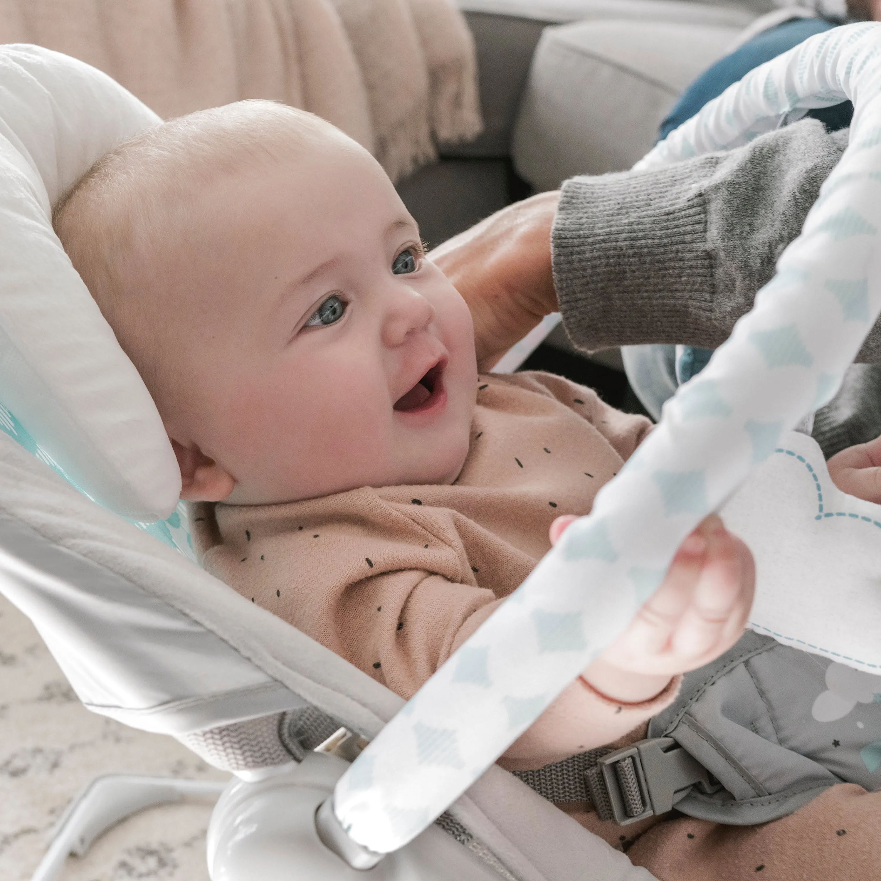 Ity by Ingenuity Bouncity Bounce Vibrating Deluxe Baby Bouncer, Goji