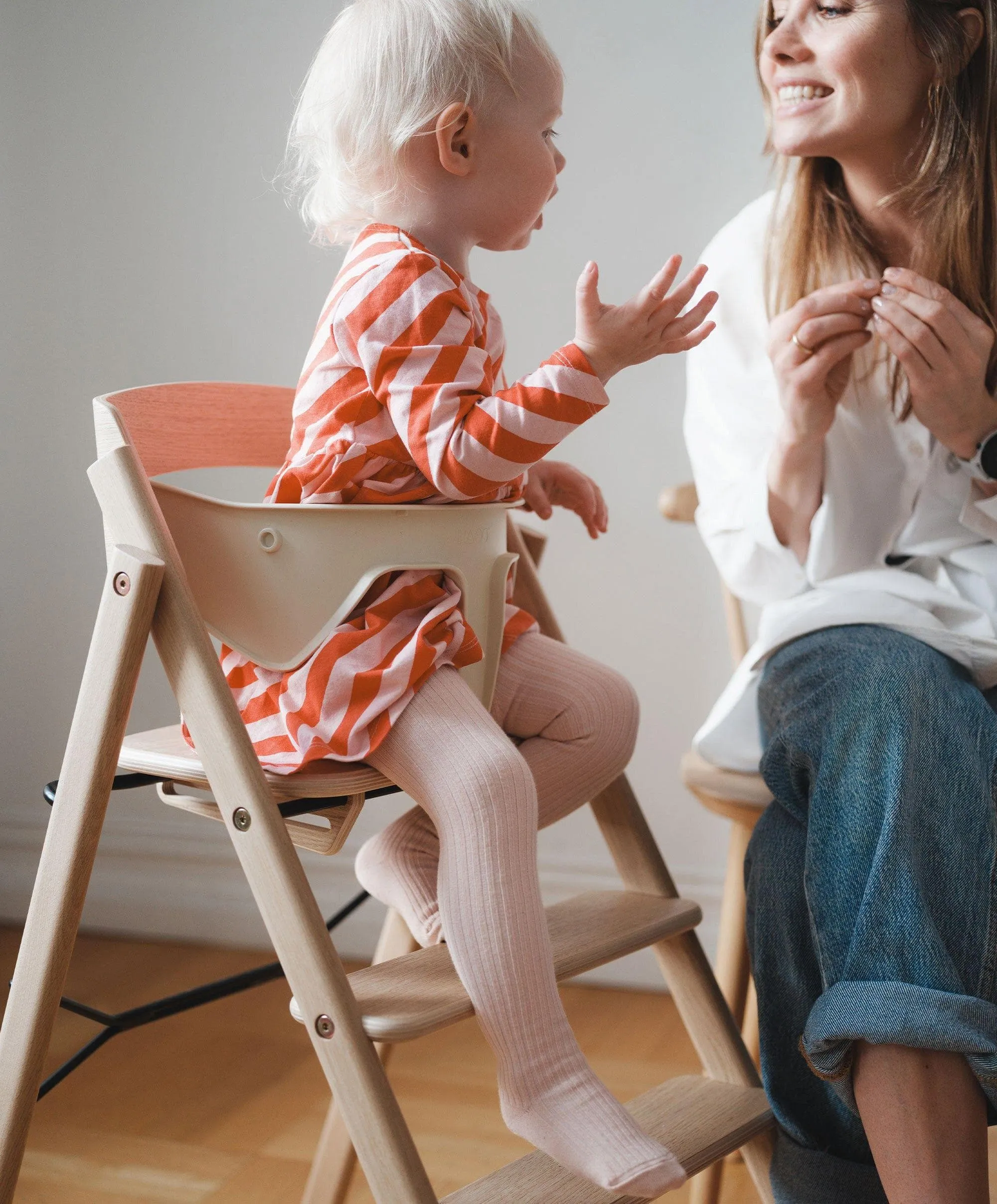 KAOS Klapp Recycled Highchair Bundle with Safety Rail, Tray & Harness – Mineral Green