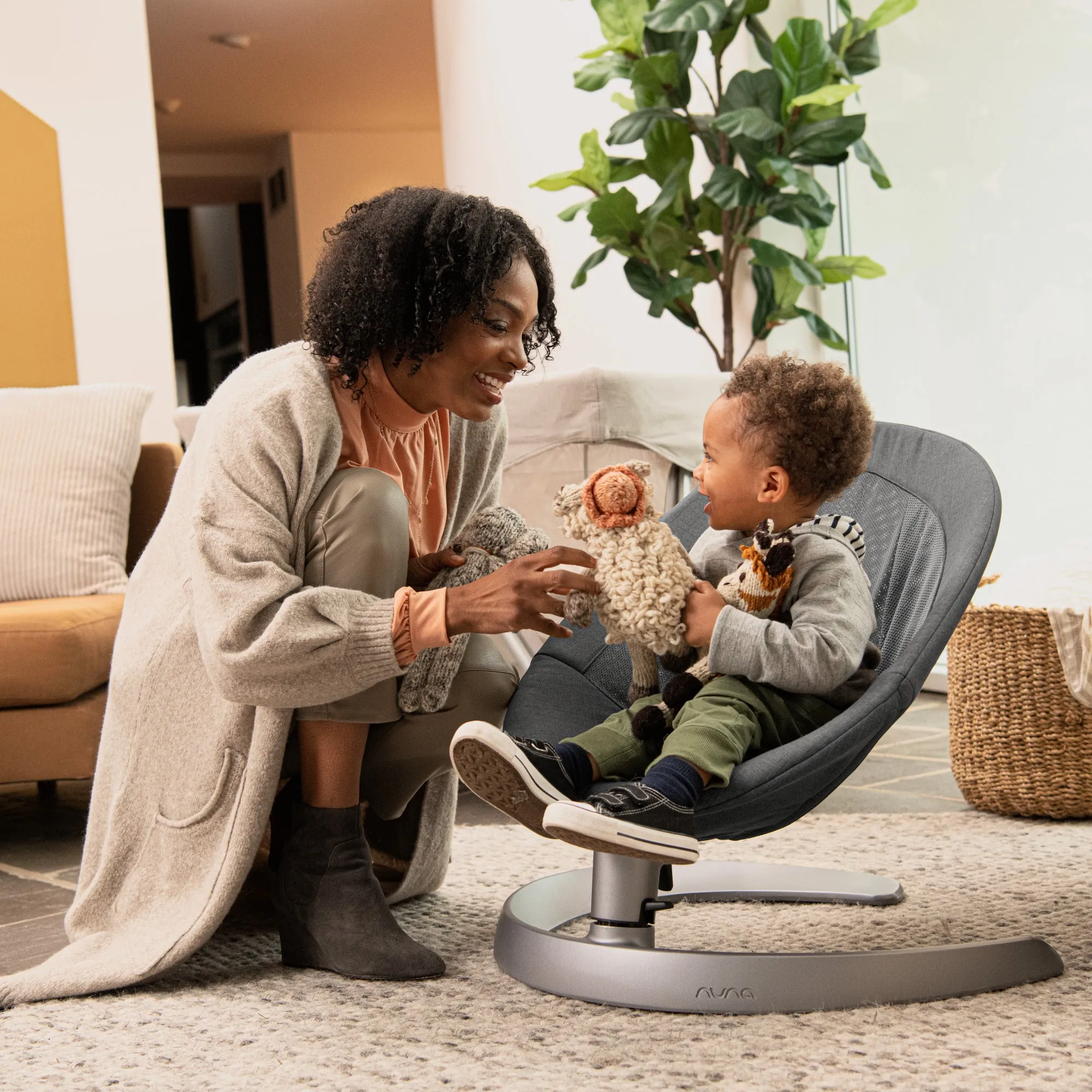 LEAF Grow Baby Seat - Charcoal
