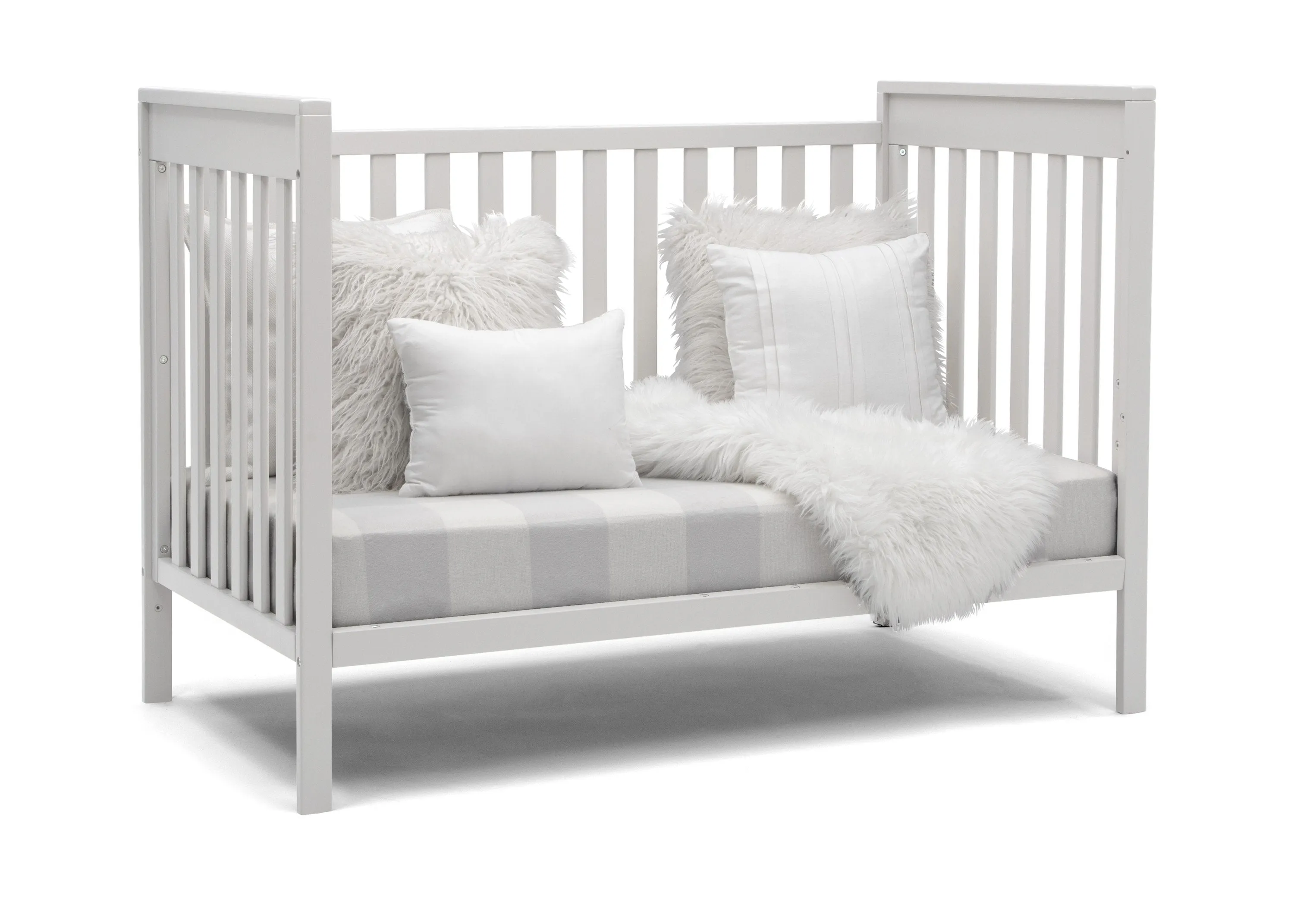 Mercer 6-in-1 Convertible Crib