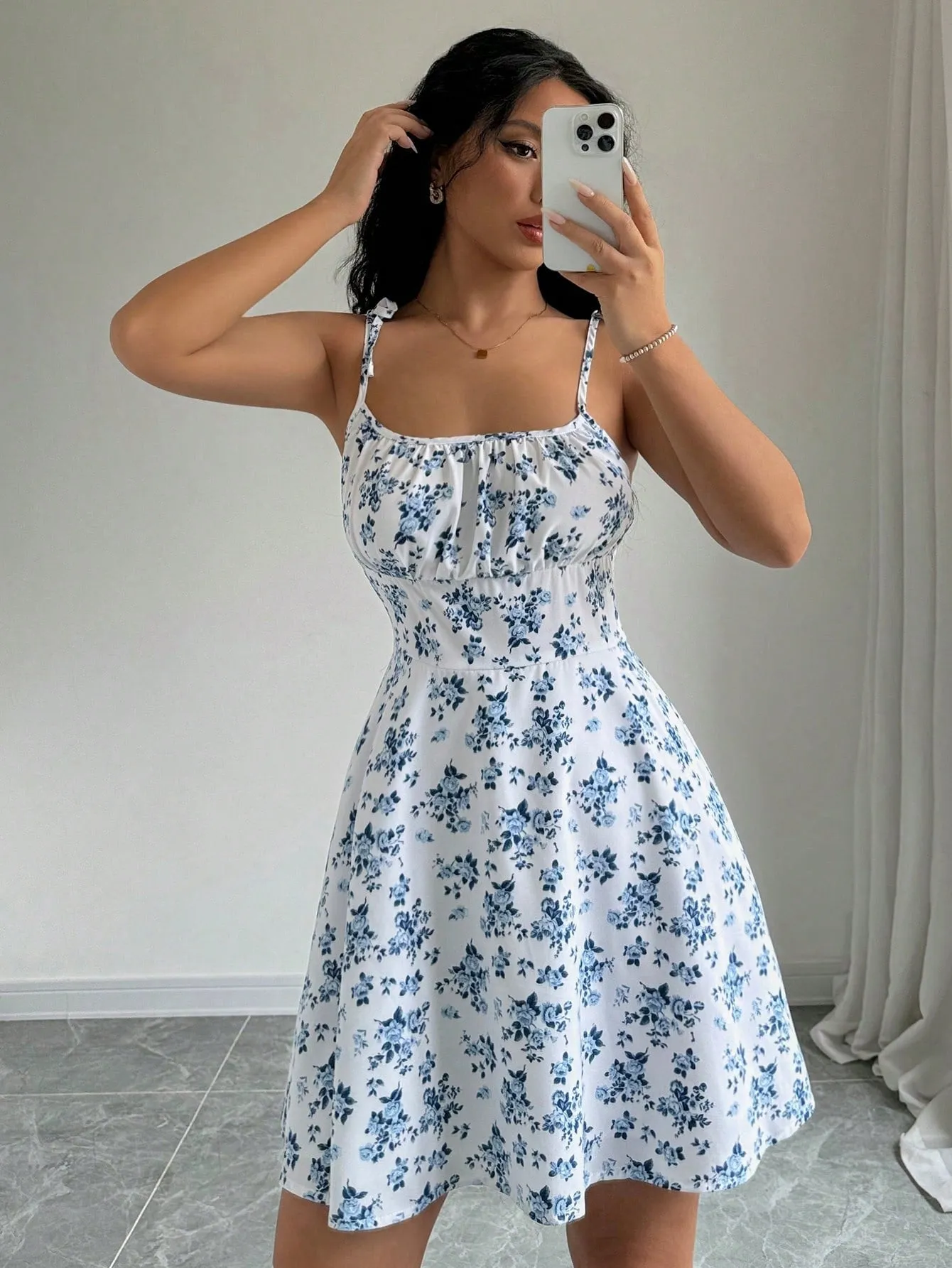 SHEIN Frenchy Ladies' Spaghetti Strap Tie-Back Floral Print Pleated Cami Dress