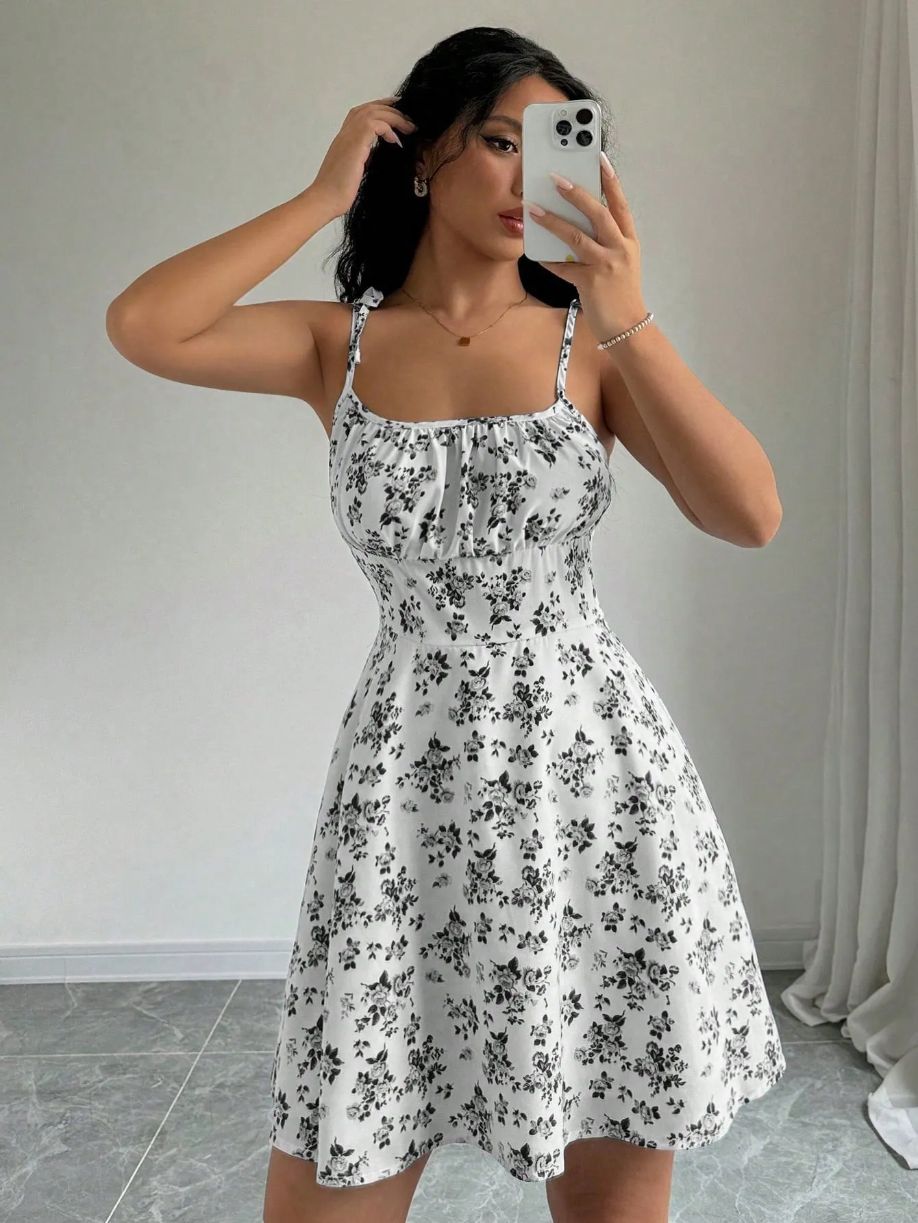SHEIN Frenchy Ladies' Spaghetti Strap Tie-Back Floral Print Pleated Cami Dress