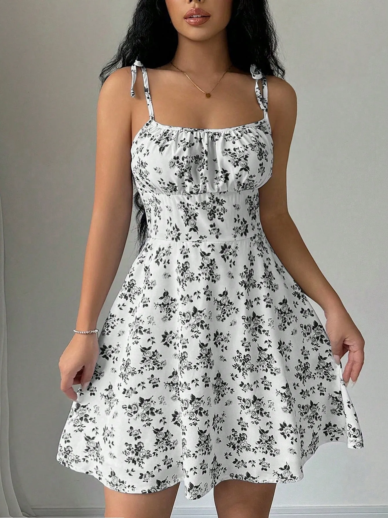 SHEIN Frenchy Ladies' Spaghetti Strap Tie-Back Floral Print Pleated Cami Dress