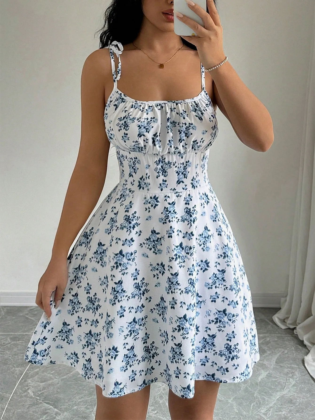 SHEIN Frenchy Ladies' Spaghetti Strap Tie-Back Floral Print Pleated Cami Dress