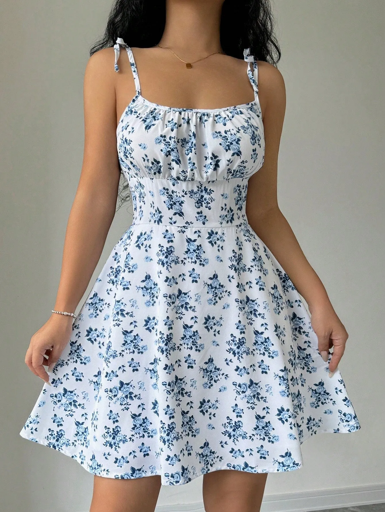 SHEIN Frenchy Ladies' Spaghetti Strap Tie-Back Floral Print Pleated Cami Dress